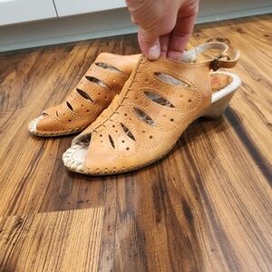 Pikolinos Leather peeptoe slingback sandals